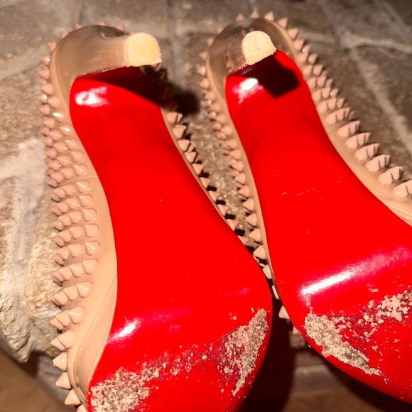 Christian Louboutin - Picture 8 of 8